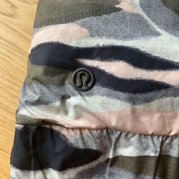 Lululemon the fluffiest reversible vest - Picture 5 of 9